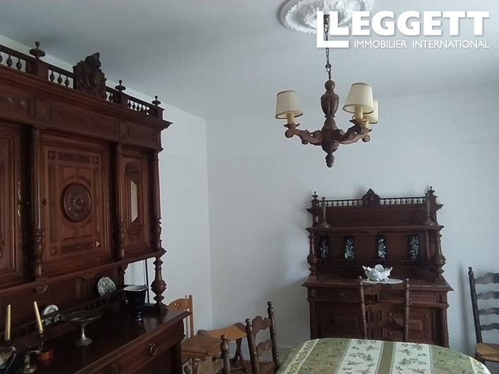 Image No.8-6 Bed House for sale