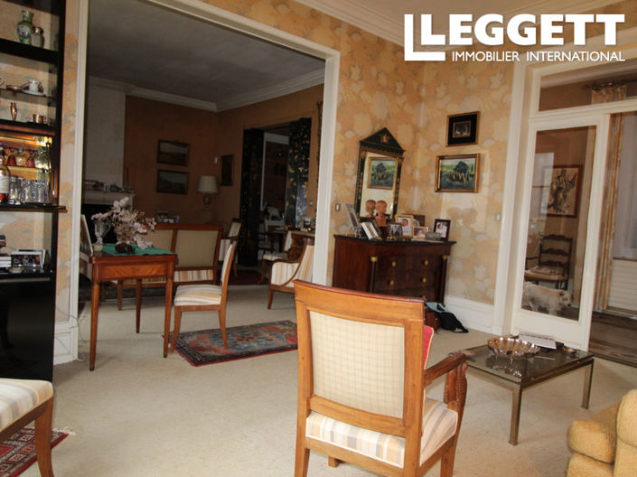 Image No.8-7 Bed House for sale