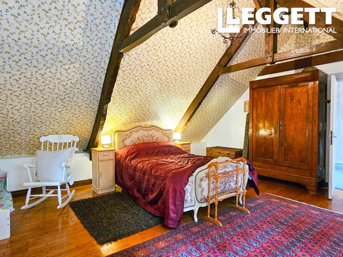 Image No.10-3 Bed House for sale