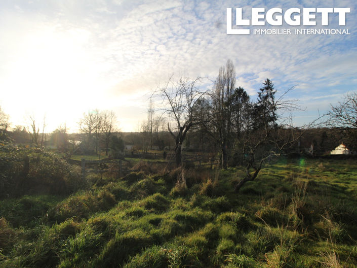 Image No.2-Terre à vendre à Confolens