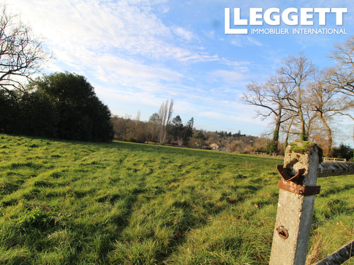 Image No.5-Terre à vendre à Confolens