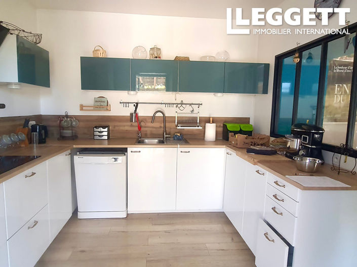 Image No.6-Maison de 6 chambres à vendre à Saint-Julien-les-Rosiers