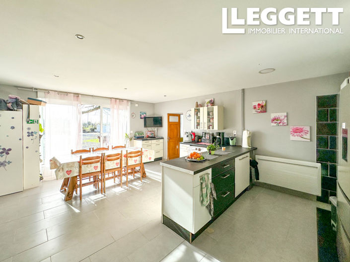 Image No.3-6 Bed House for sale