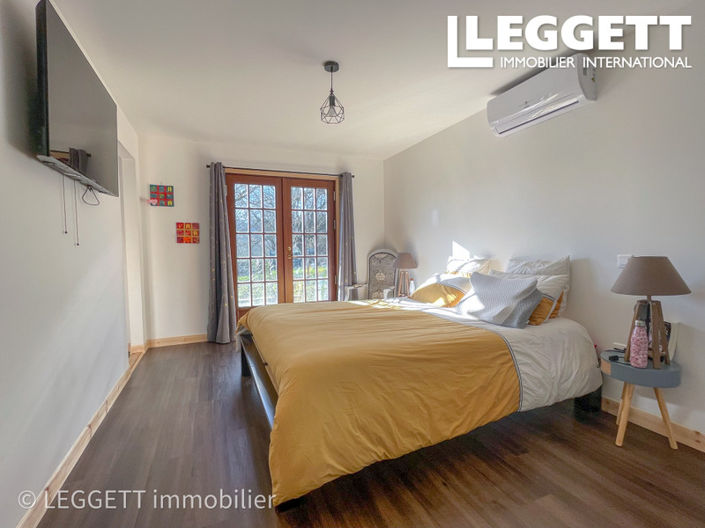 Image No.8-4 Bed House for sale