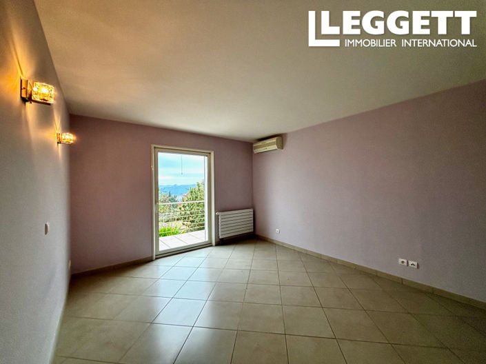 Image No.10-2 Bed House for sale