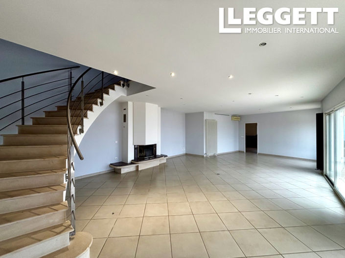 Image No.5-2 Bed House for sale