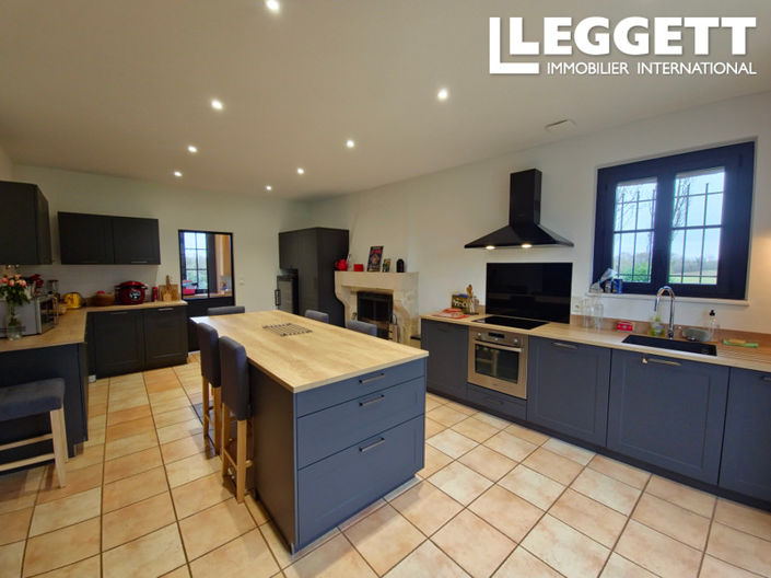 Image No.3-3 Bed House for sale