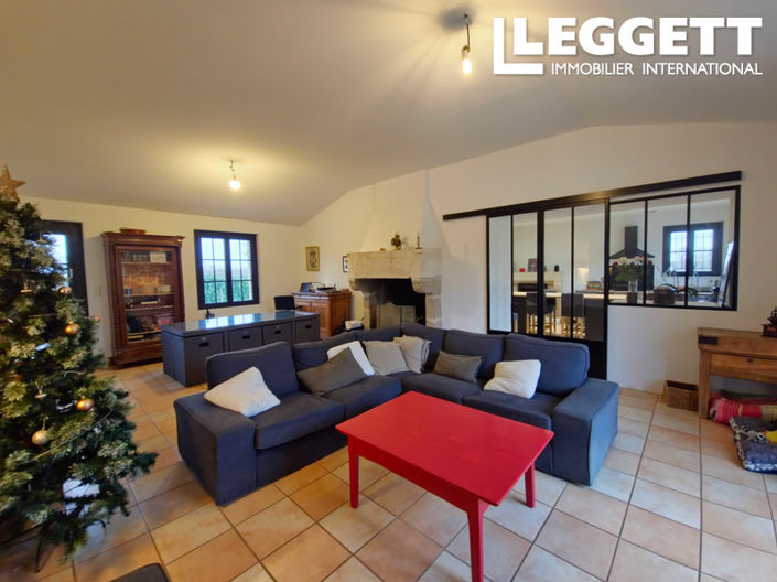 Image No.6-3 Bed House for sale