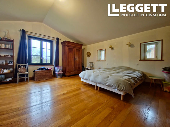 Image No.9-3 Bed House for sale