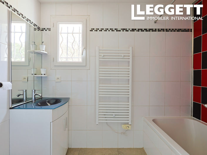 Image No.10-5 Bed House for sale