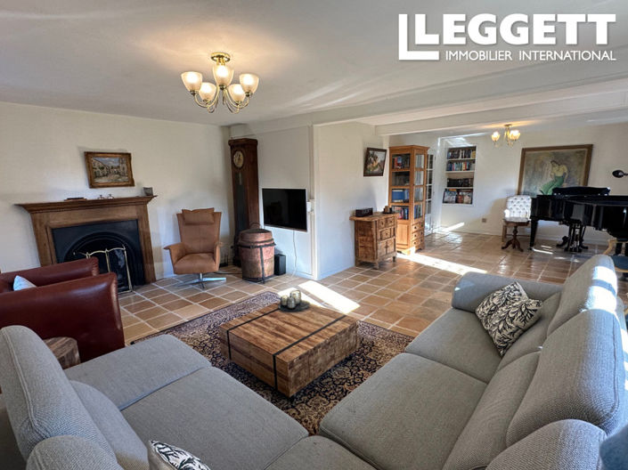 Image No.4-10 Bed House for sale