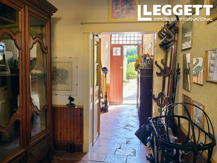 Image No.6-6 Bed House for sale