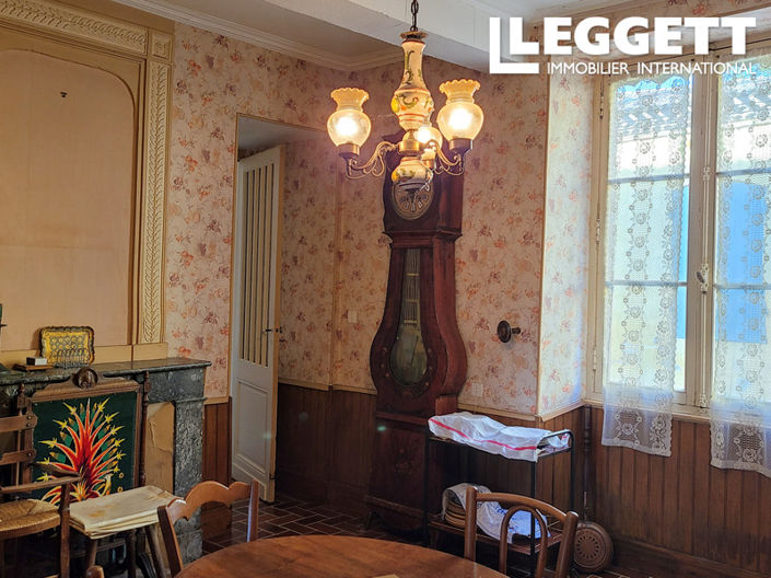 Image No.8-6 Bed House for sale