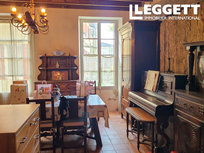 Image No.9-6 Bed House for sale