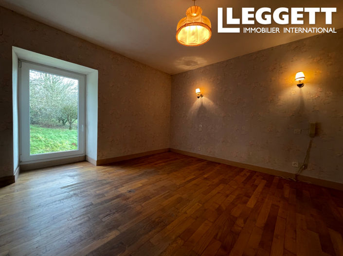 Image No.9-6 Bed House for sale