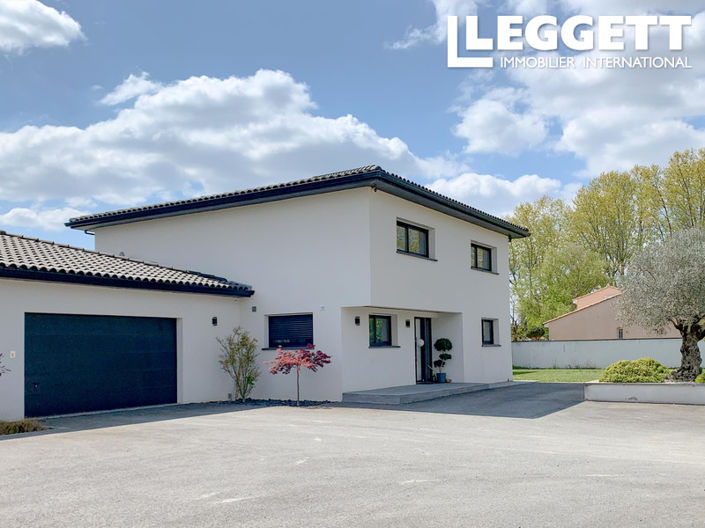 Image No.1-4 Bed House for sale