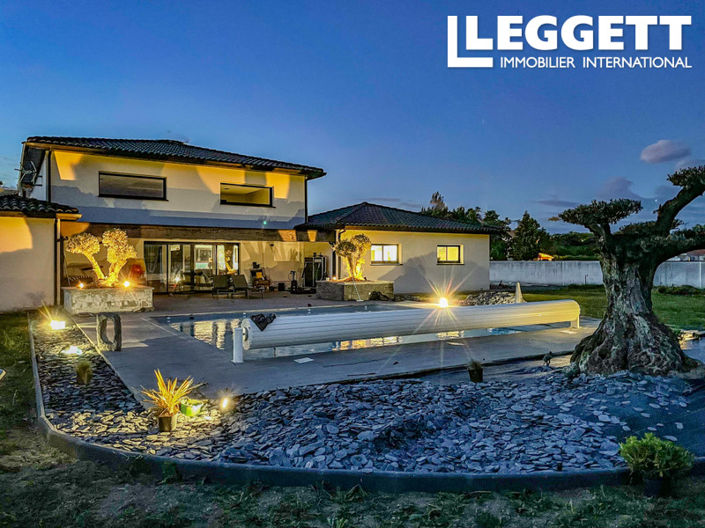 Image No.2-4 Bed House for sale