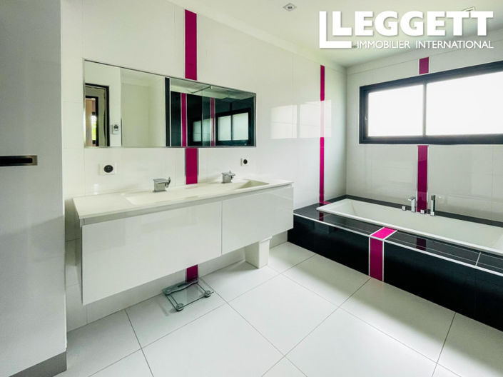 Image No.9-4 Bed House for sale