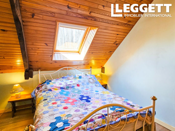 Image No.8-6 Bed House for sale