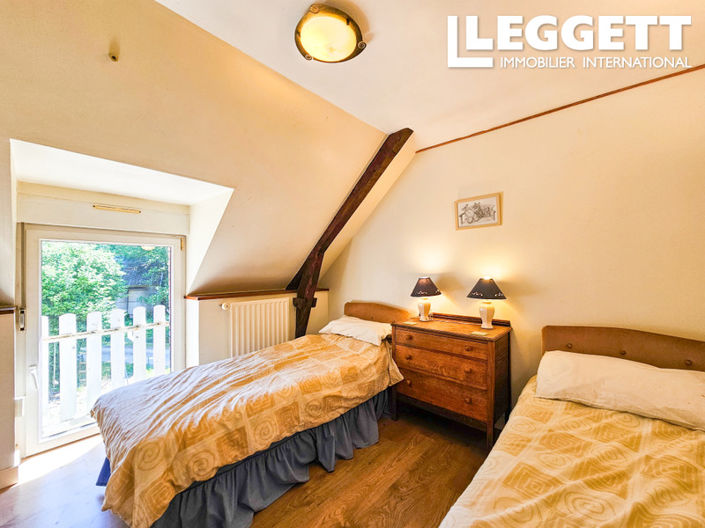 Image No.9-6 Bed House for sale