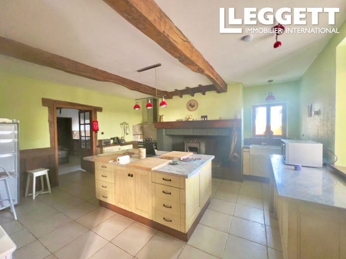 Image No.8-7 Bed House for sale