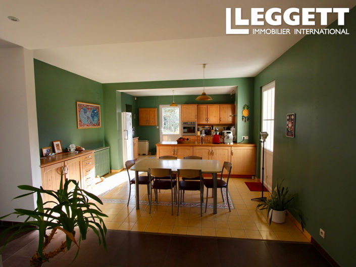 Image No.6-5 Bed House for sale