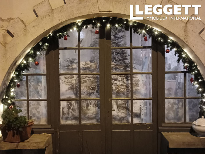 Image No.9-6 Bed House for sale