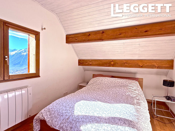 Image No.9-3 Bed House for sale