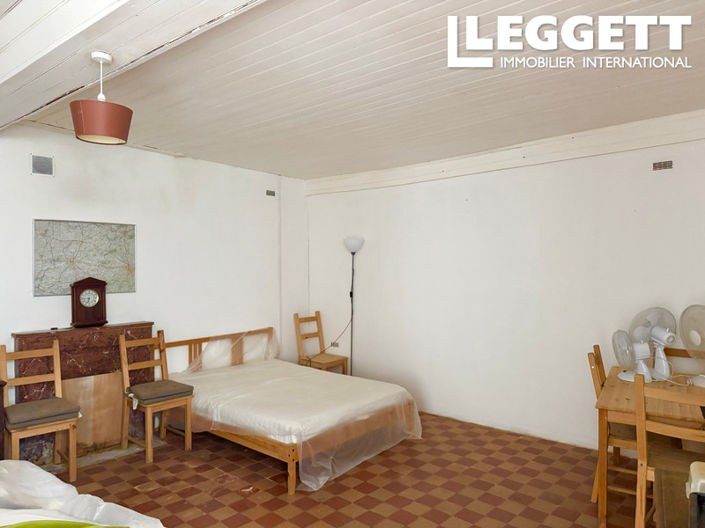 Image No.6-2 Bed House for sale