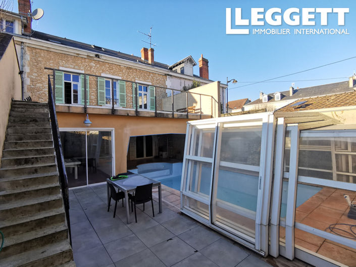 Image No.1-8 Bed House for sale