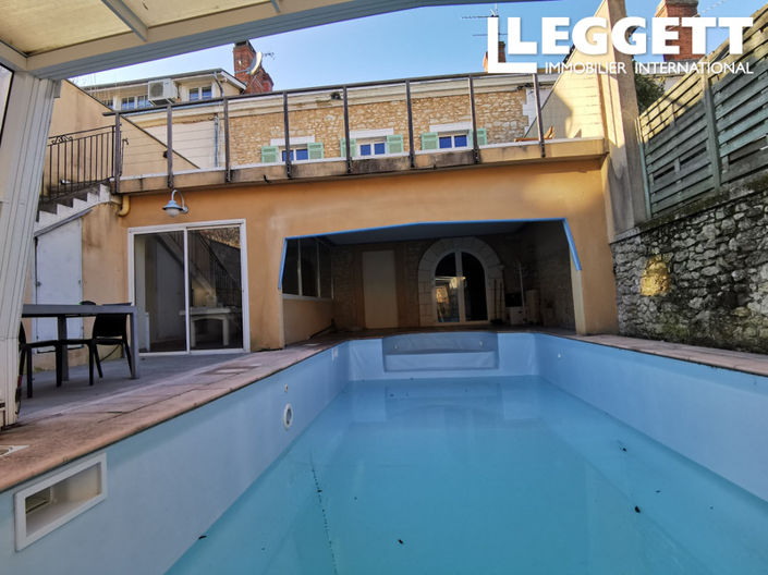 Image No.2-8 Bed House for sale