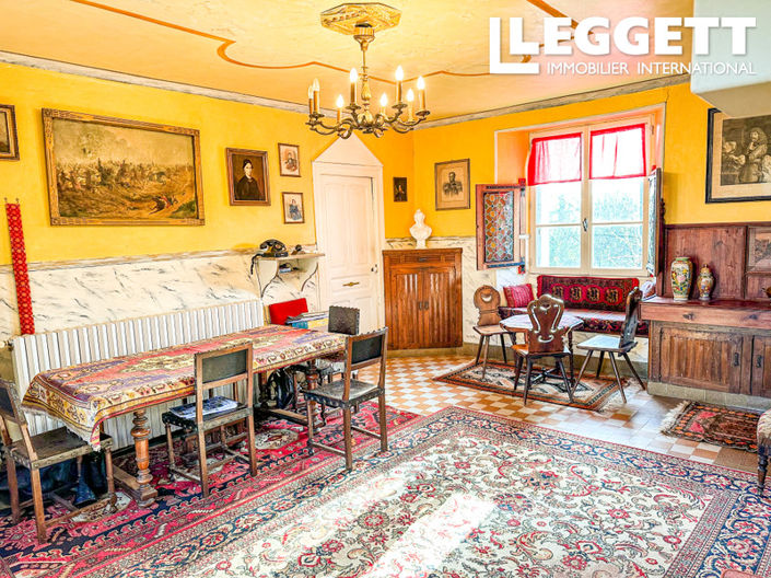 Image No.6-10 Bed House for sale