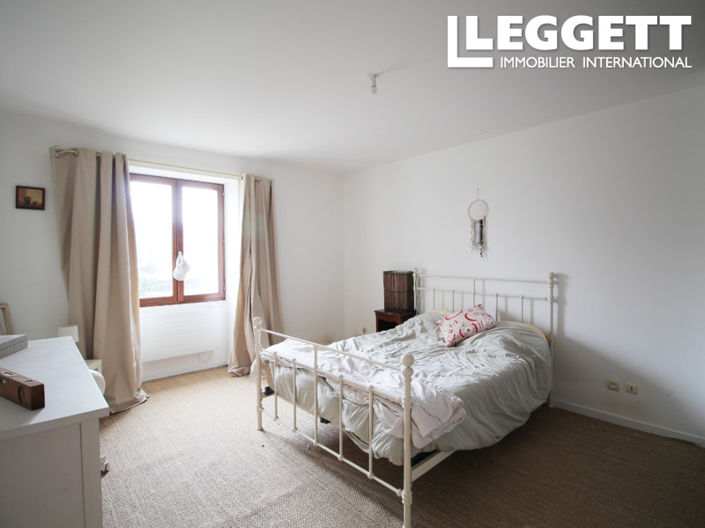 Image No.5-Maison de 6 chambres à vendre à Dampierre-sur-Boutonne