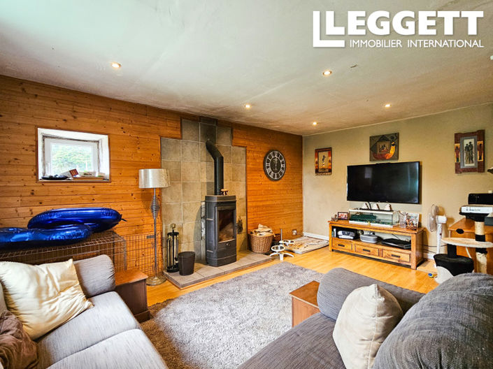 Image No.8-7 Bed House for sale