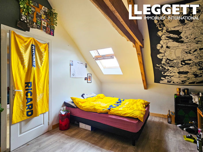 Image No.9-7 Bed House for sale