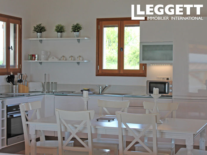 Image No.9-Commercial de 6 chambres à vendre à Aubeterre-sur-Dronne