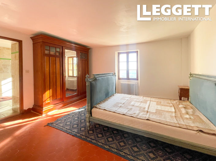 Image No.8-4 Bed House for sale