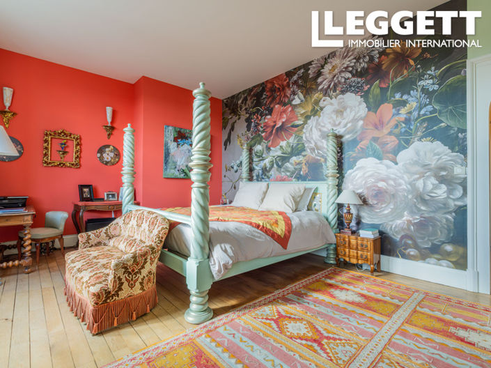 Image No.1-7 Bed Chateaux for sale
