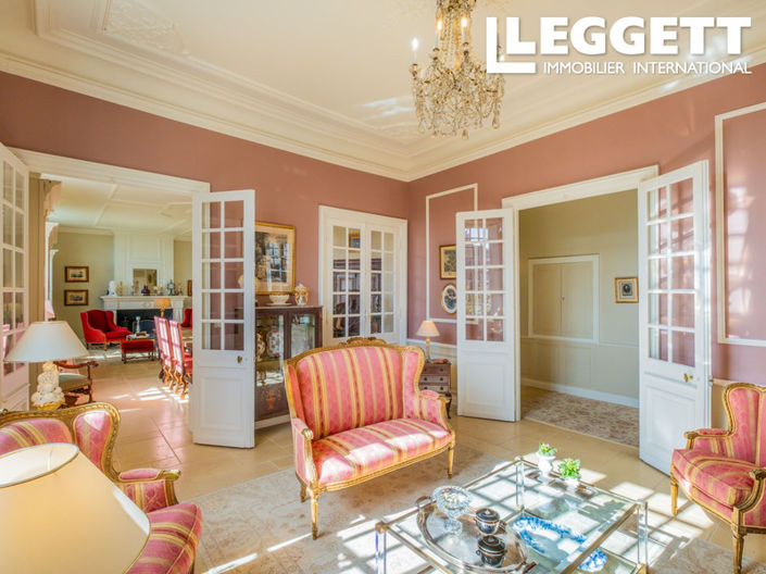 Image No.7-7 Bed Chateaux for sale