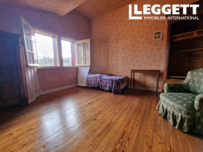 Image No.4-9 Bed House for sale