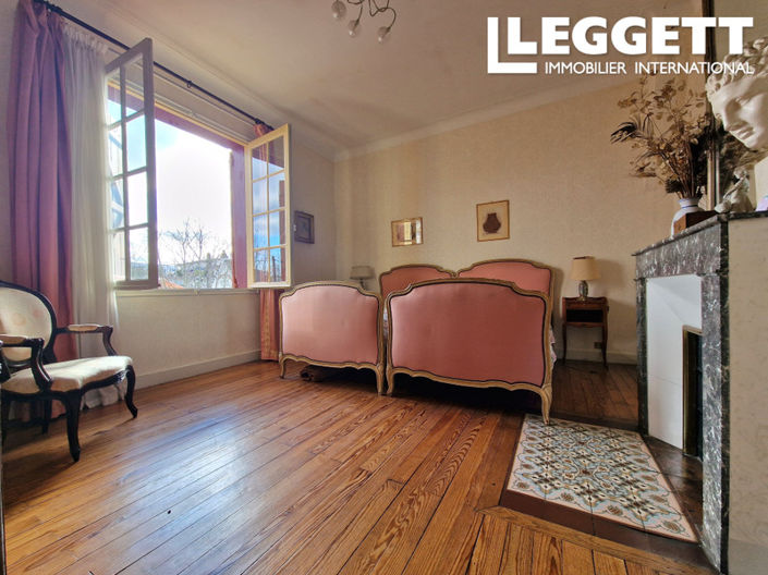 Image No.6-9 Bed House for sale