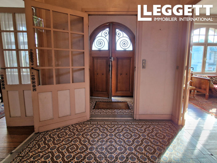 Image No.6-9 Bed House for sale