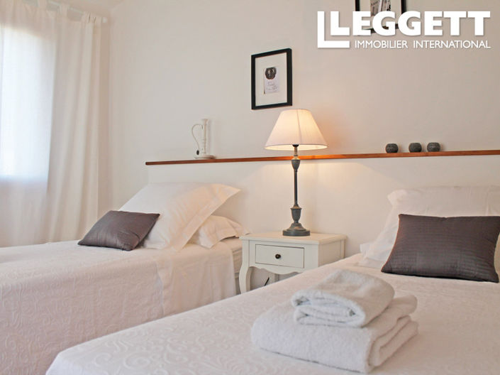 Image No.7-3 Bed House for sale