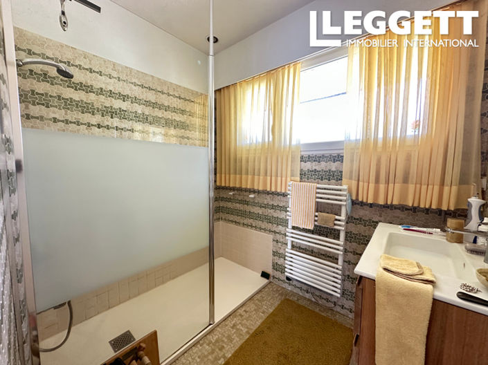 Image No.10-5 Bed House for sale