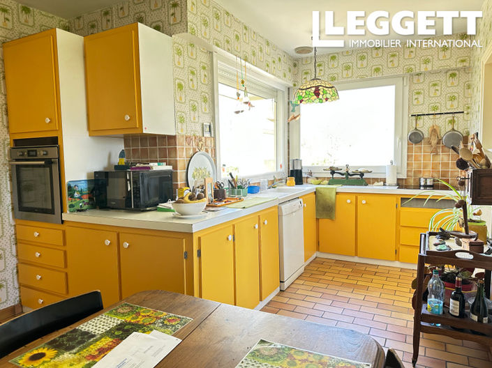 Image No.10-5 Bed House for sale