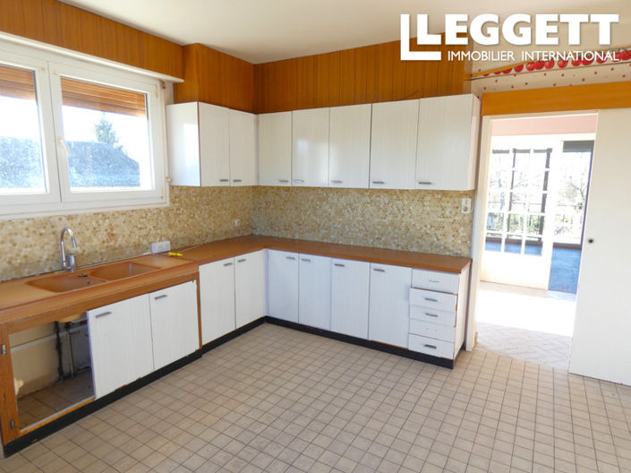 Image No.5-6 Bed House for sale