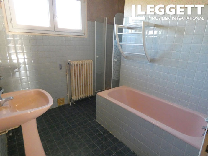 Image No.6-6 Bed House for sale