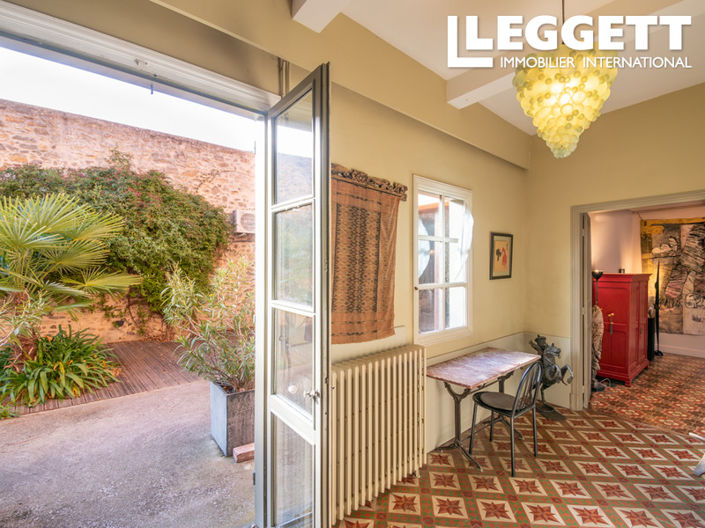 Image No.6-6 Bed House for sale