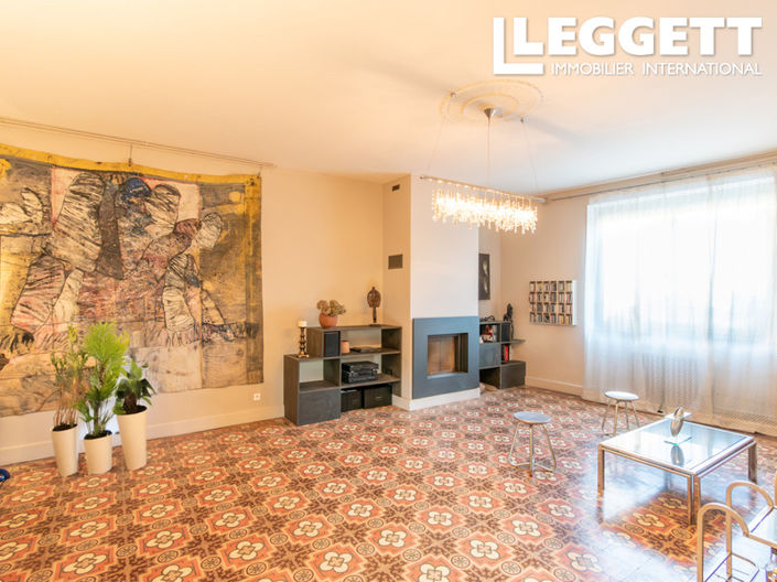 Image No.7-6 Bed House for sale