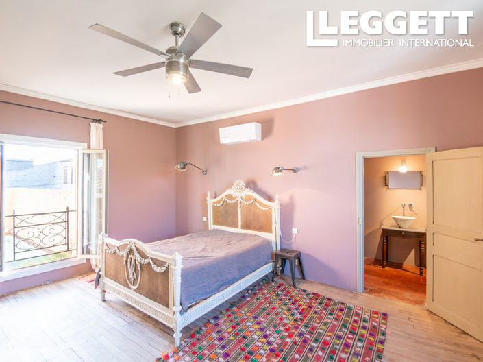 Image No.8-6 Bed House for sale